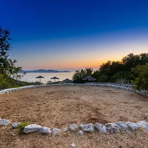 https://aloni-stone-cottages.kefaloniahotels.net